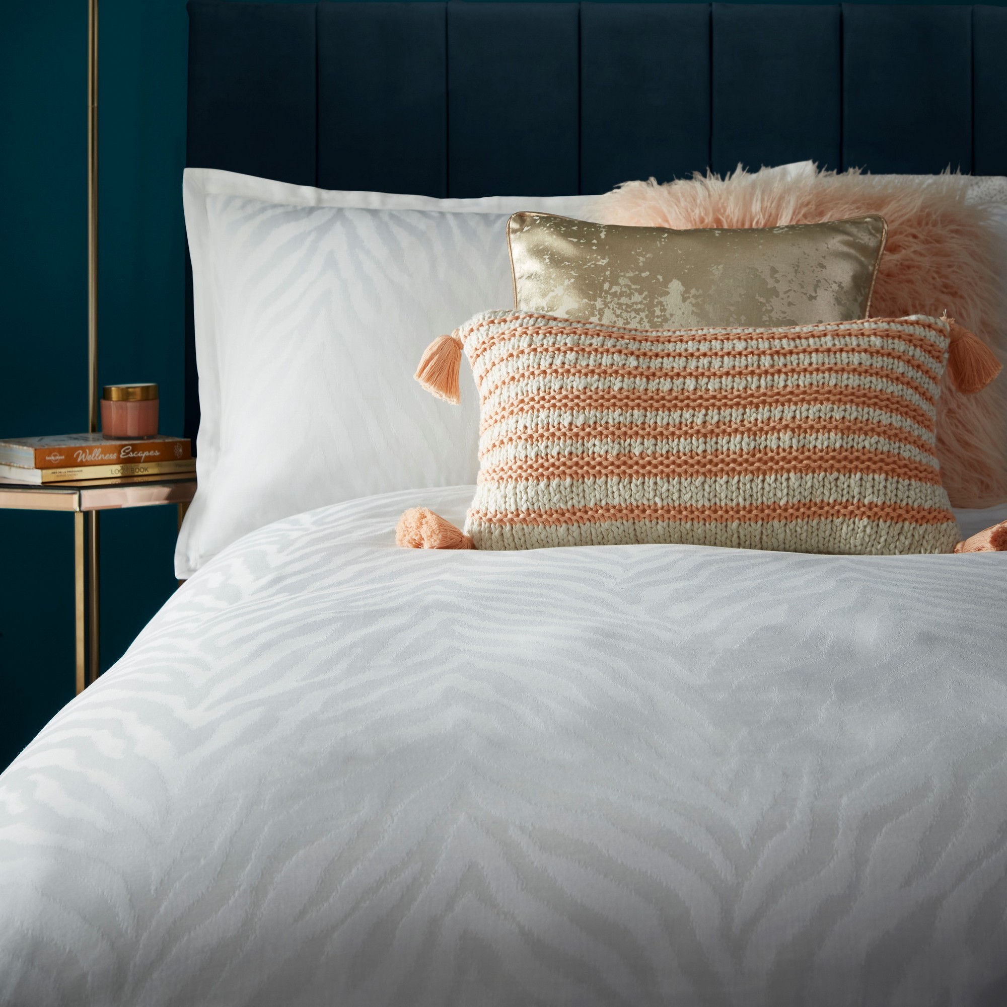 Tess shop daly bedding